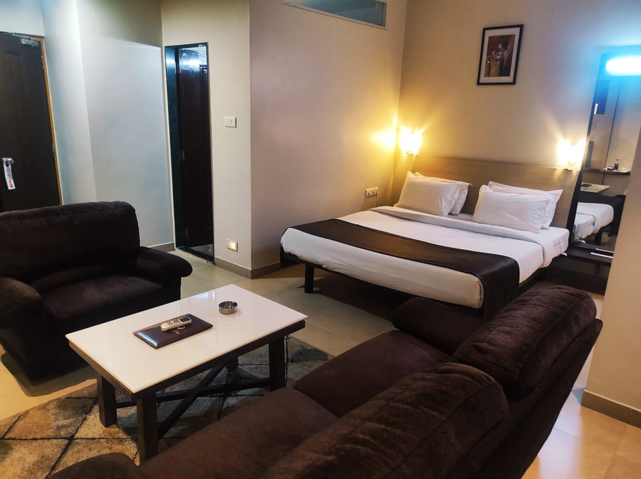 hotel orient crown kolhapur