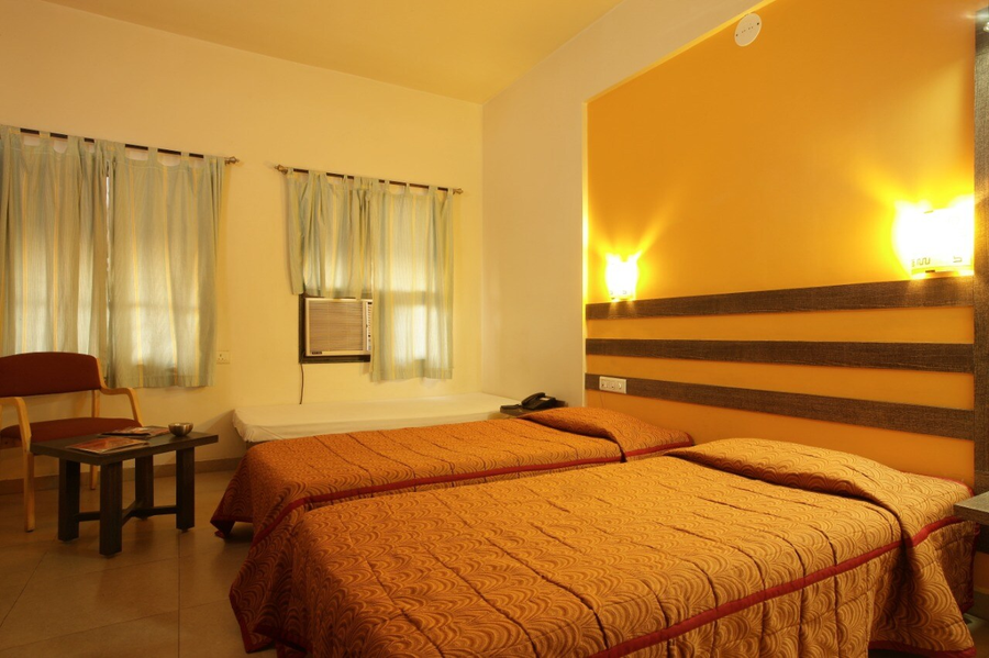 hotel orient crown kolhapur