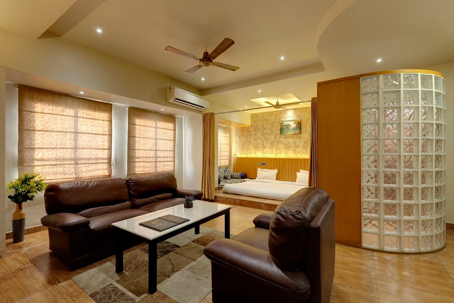 hotel orient crown kolhapur