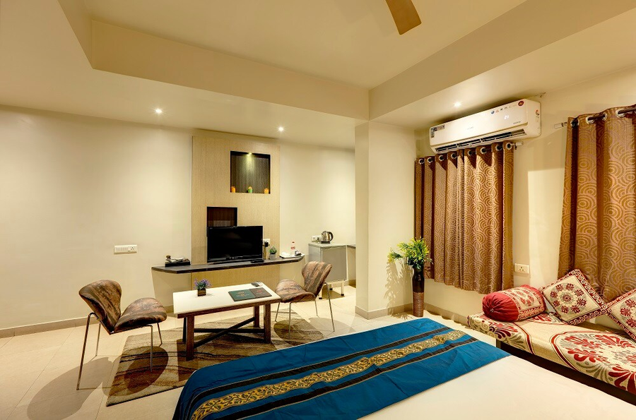 hotel orient crown kolhapur