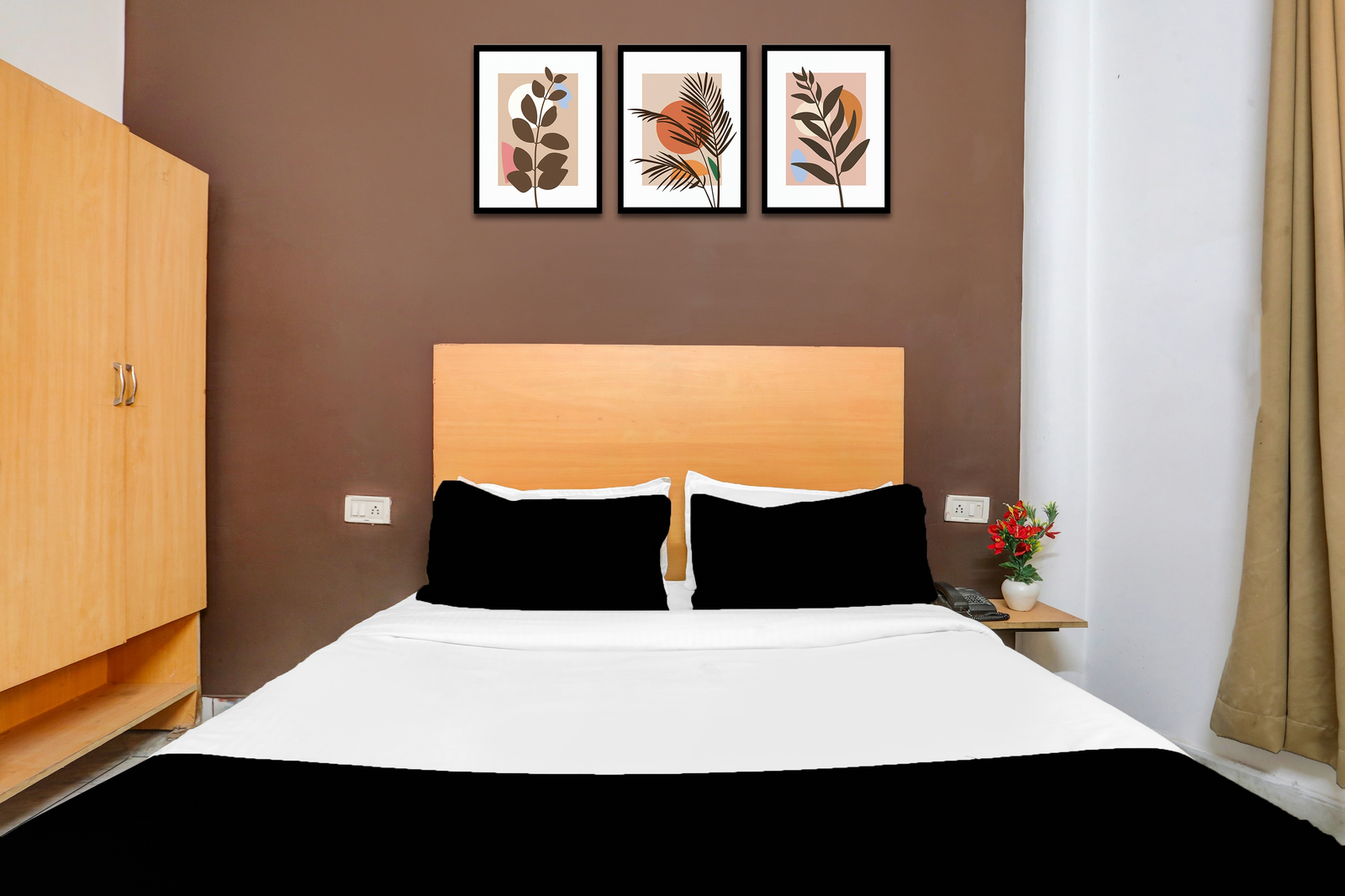 super hotel o east punjabi bagh near metro station