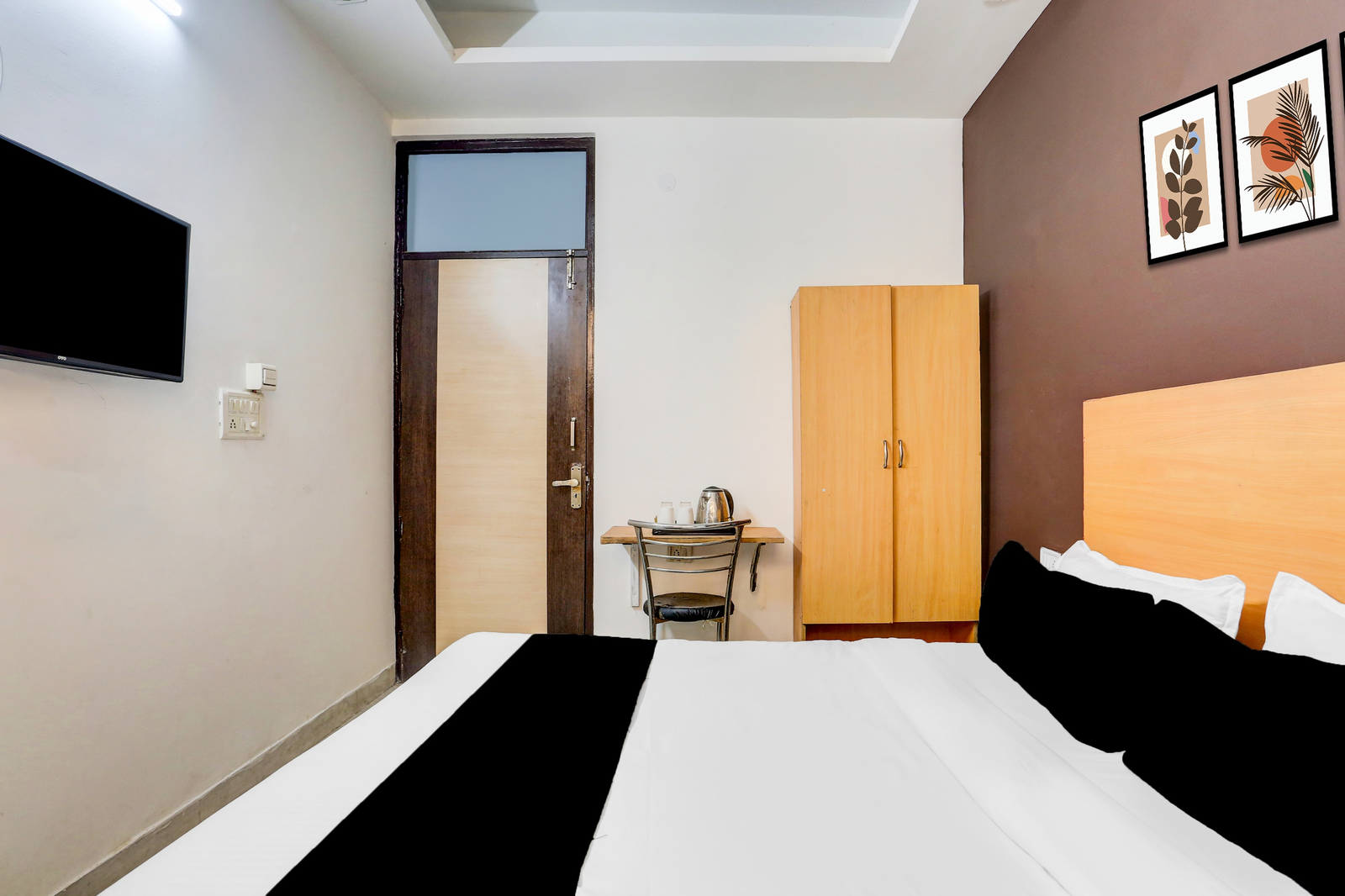 super hotel o east punjabi bagh near metro station