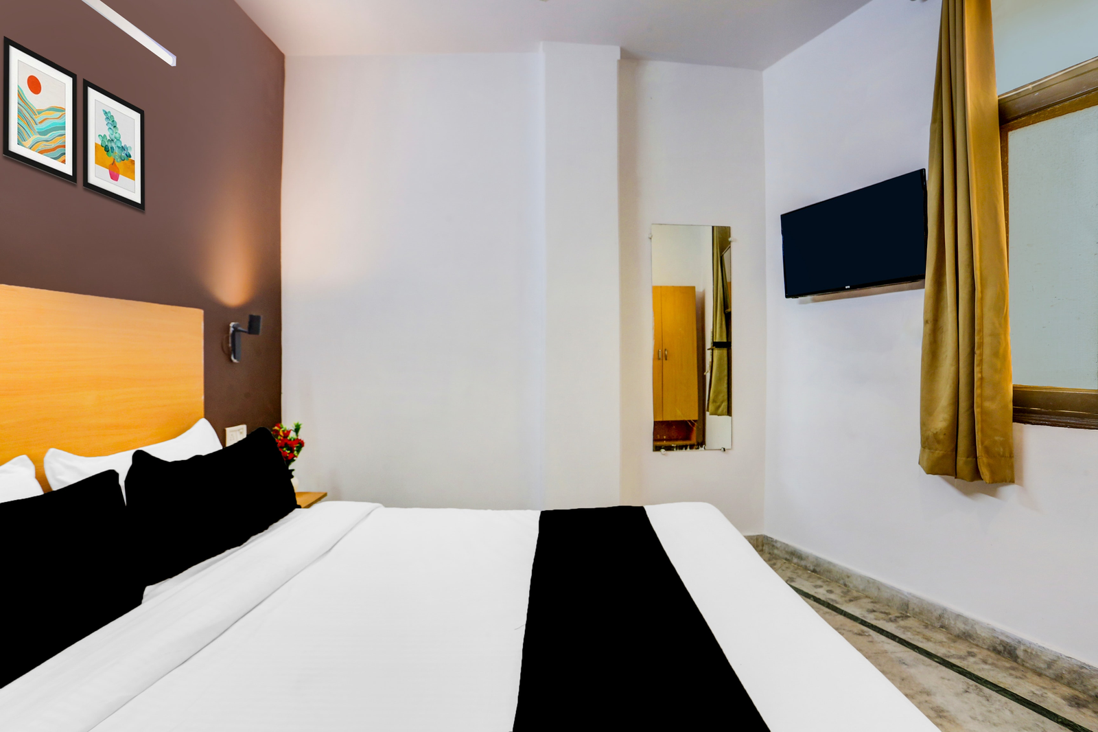 super hotel o east punjabi bagh near metro station
