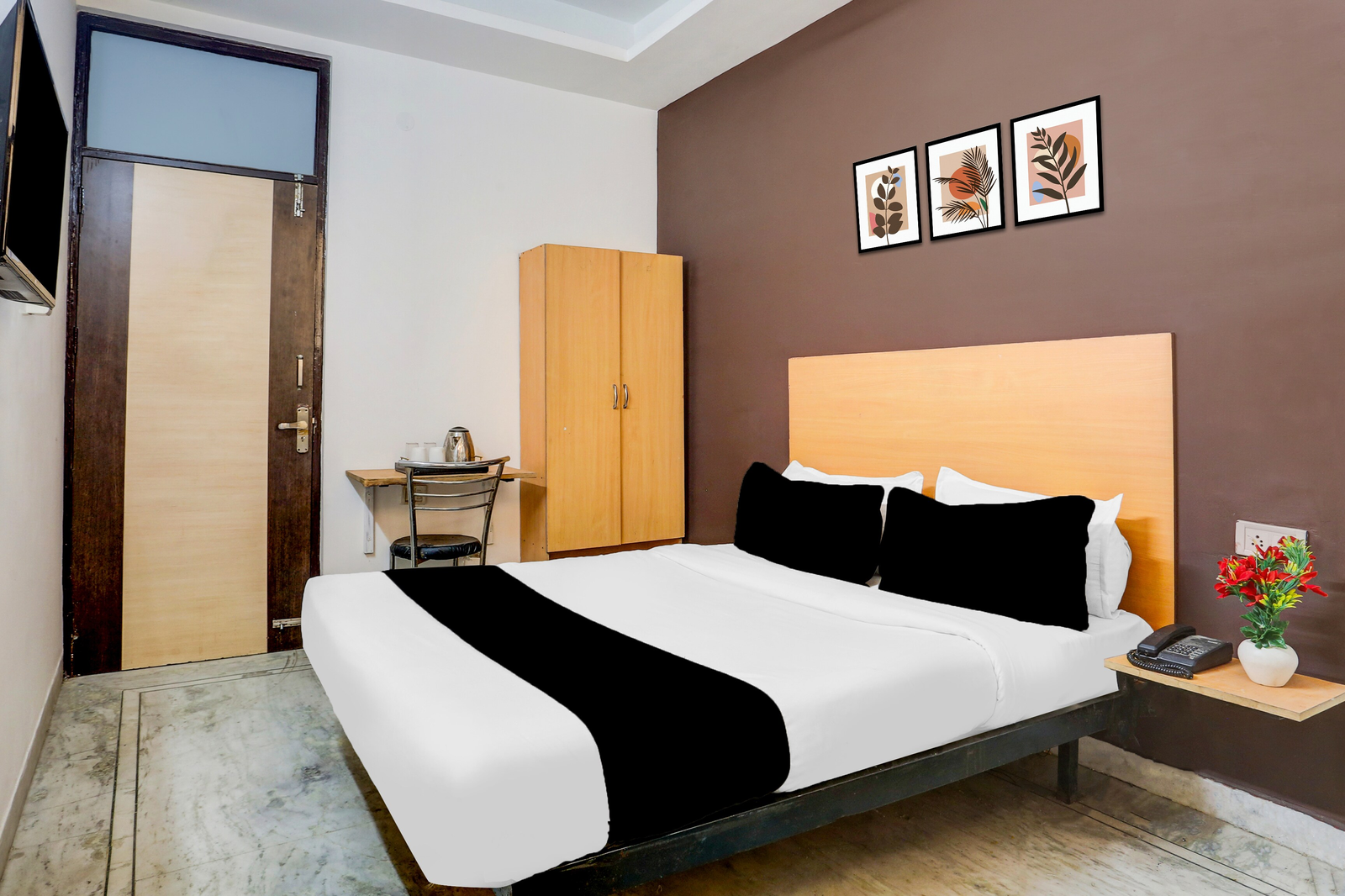 super hotel o east punjabi bagh near metro station