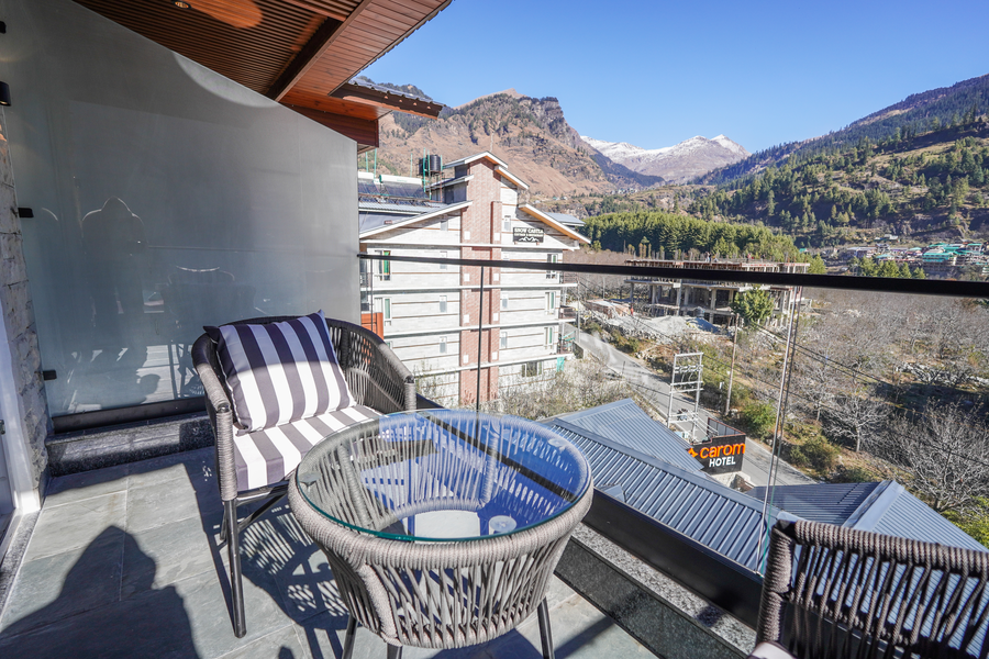 carom hotel manali