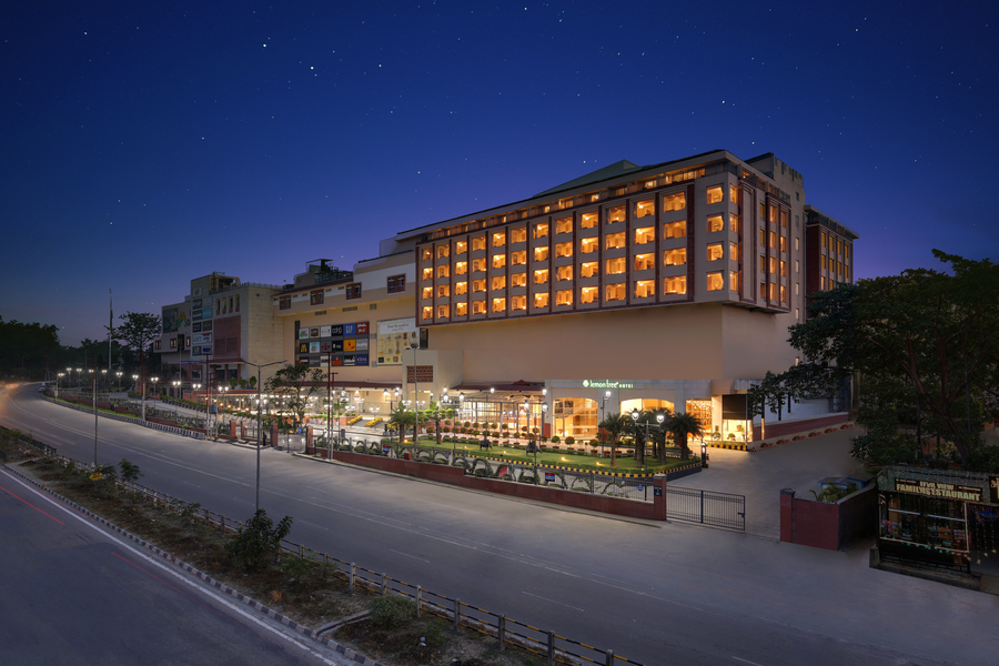 lemon tree hotel mall of dehradun