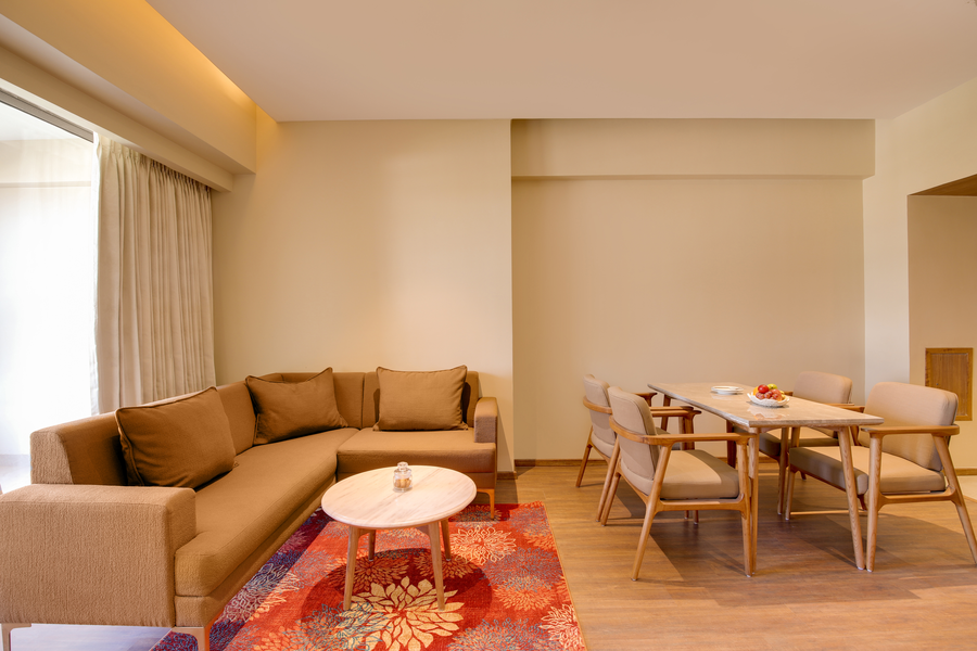 lemon tree hotel mall of dehradun