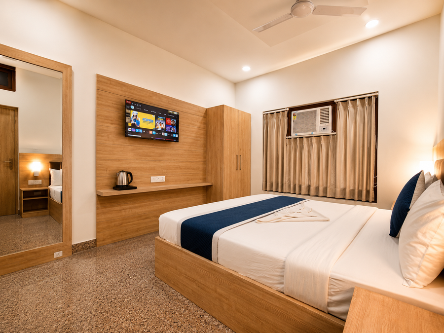 hotel devi ram atithi bhawan near banke bihari mandir