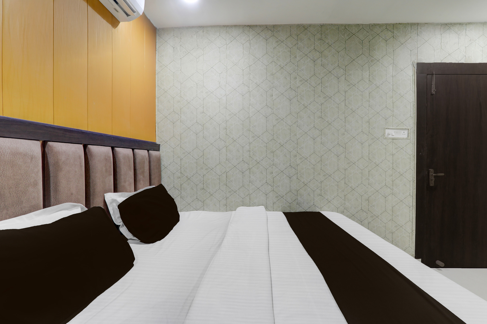 super hotel o medical college basaratpur gorakhpur