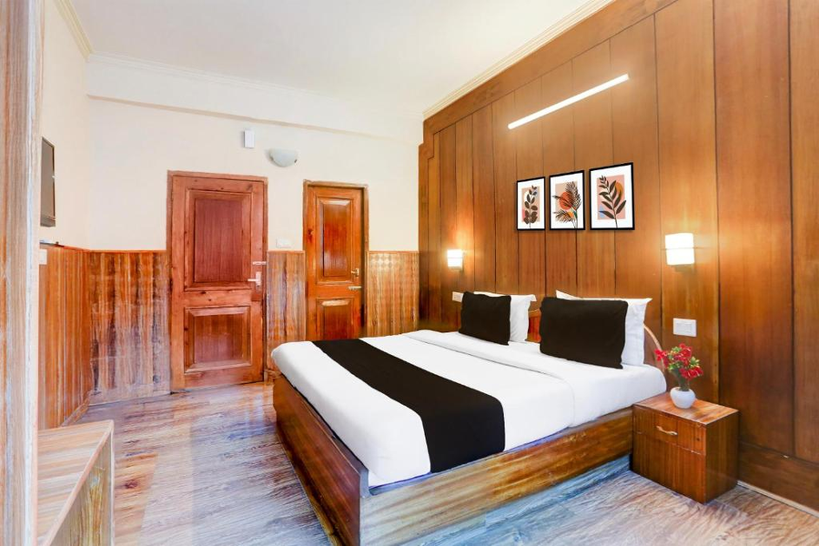 Hotel The Valerian,Near Hadimba Temple,3 star