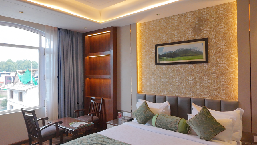 hotel the grand mamta