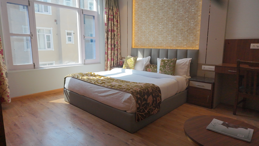 hotel the grand mamta