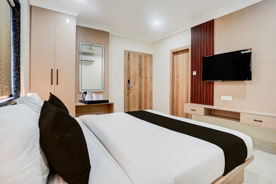 super townhouse oak banaras central railway junction formerly sri hari inn