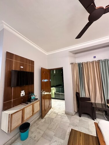 t and j villa mussoorie