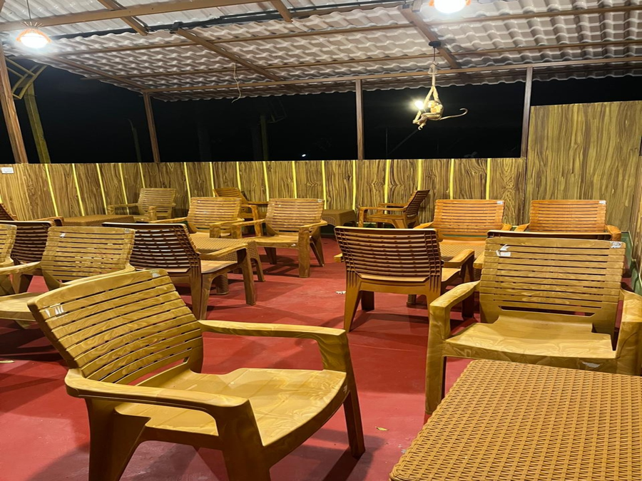 the whistling pine woods