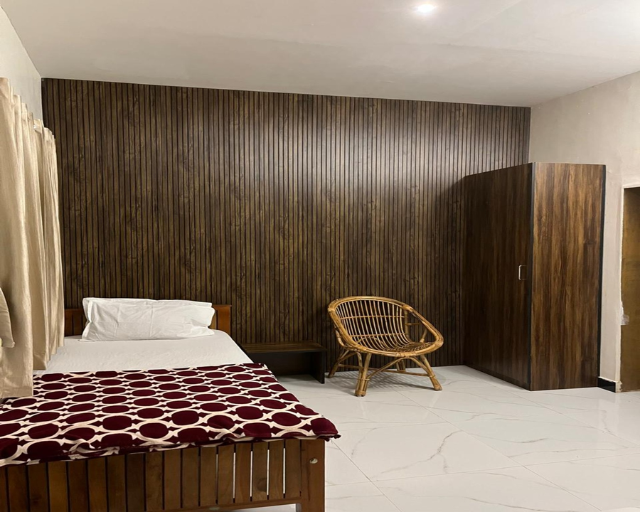 the whistling pine woods