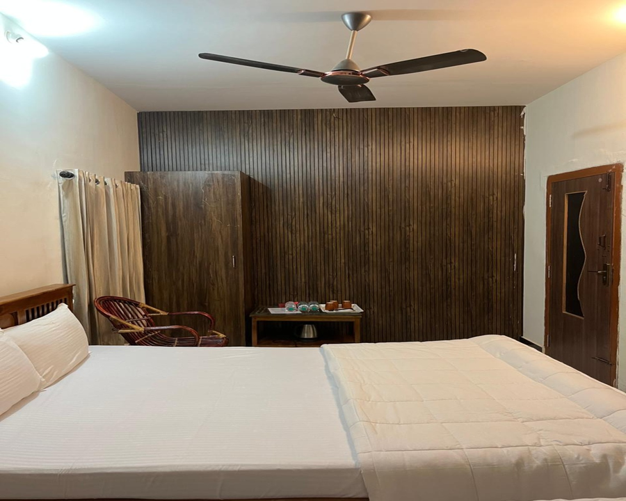 the whistling pine woods