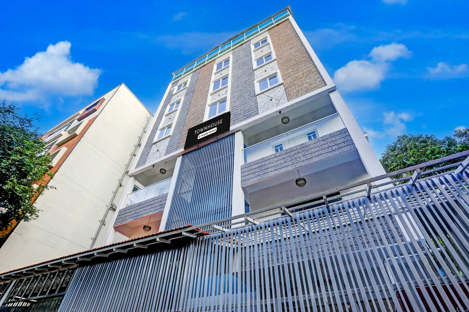 super townhouse madiwala lake park