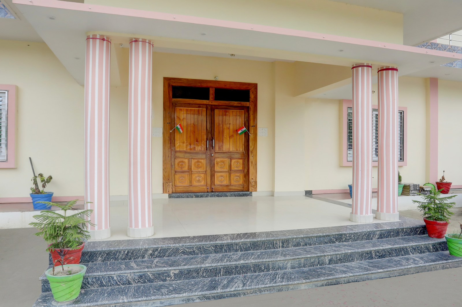 Hotel O Iit Varanasi Formerly Shree Gopal Upwan,,3 star