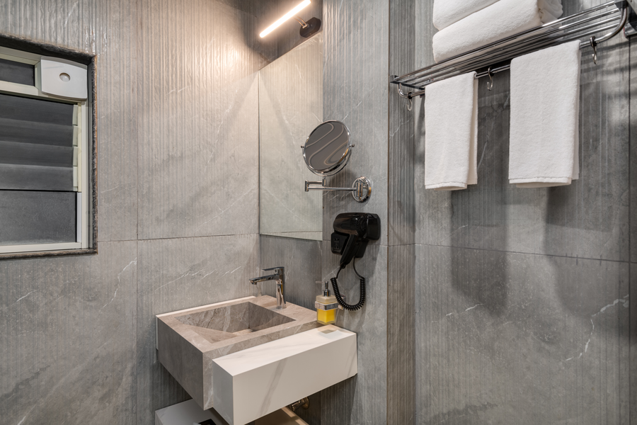 voyage eastin suites