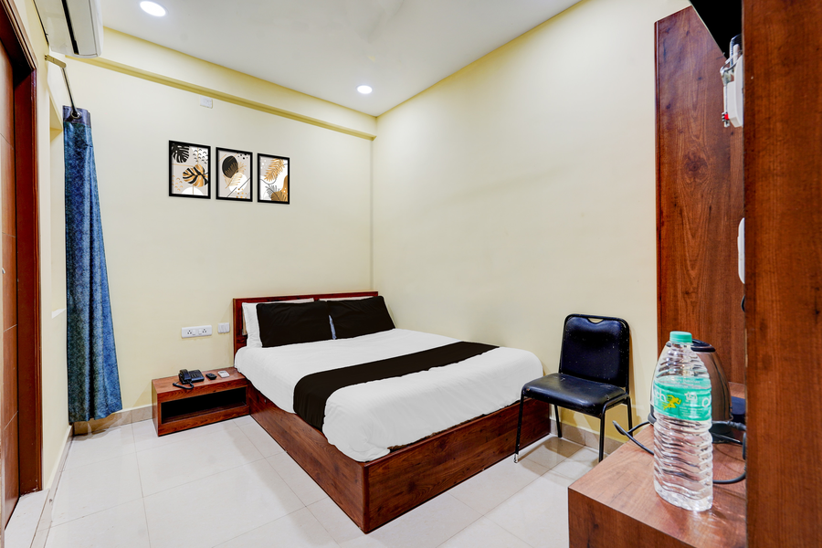 super collection o vadapalani metro station formerly pineapple guest house