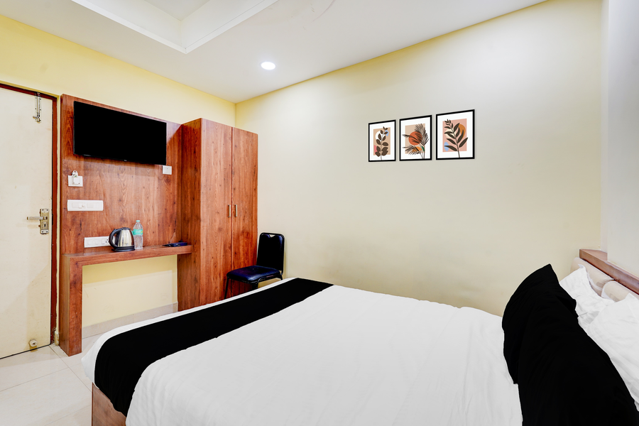 super collection o vadapalani metro station formerly pineapple guest house