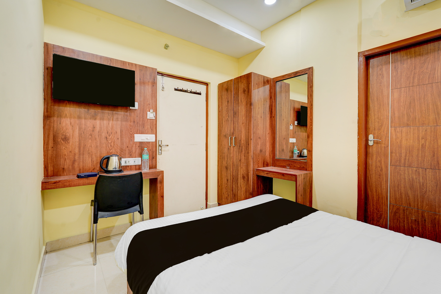 super collection o vadapalani metro station formerly pineapple guest house