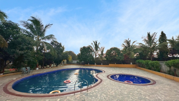 Lion Park Hotel & Resorts,Keshod>>Junagadh,4 star