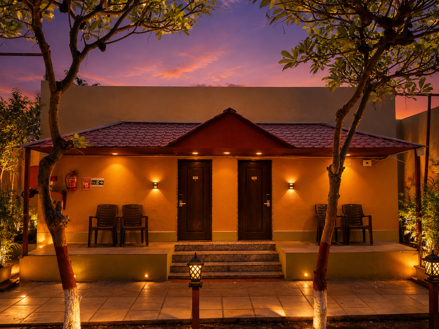 Lion Park Hotel & Resorts,Keshod>>Junagadh,4 star