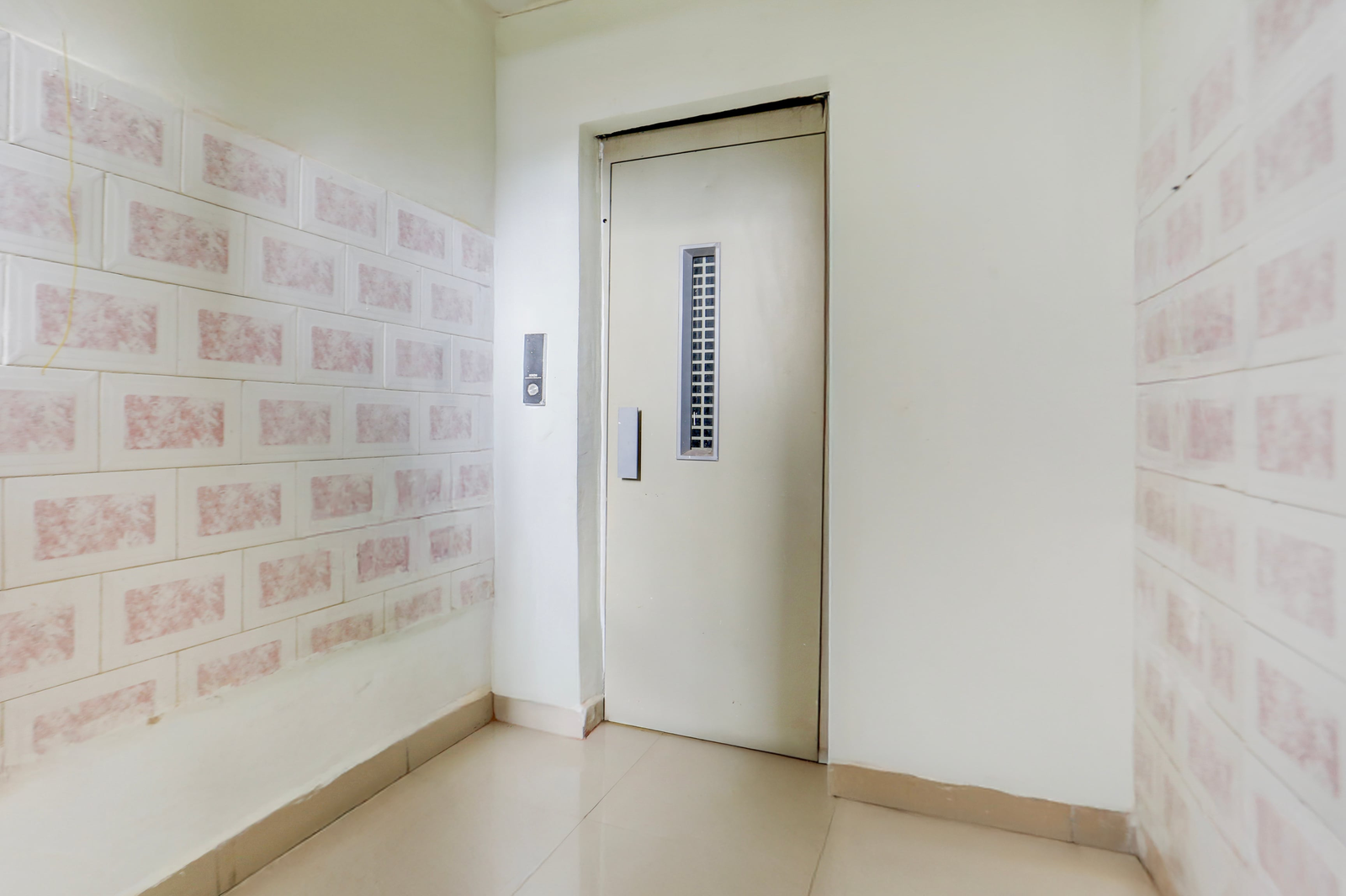 Super Collection O Nandanpura Sipri Bazar Formerly Hotel Highway Jhansi,,3 star