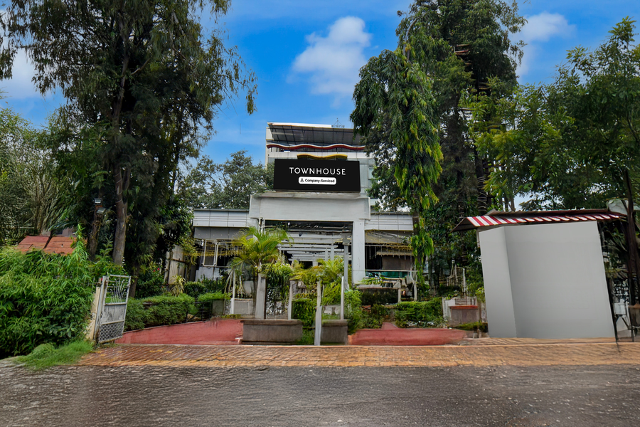 townhouse balewadi stadium pune formerly hotel sarovar