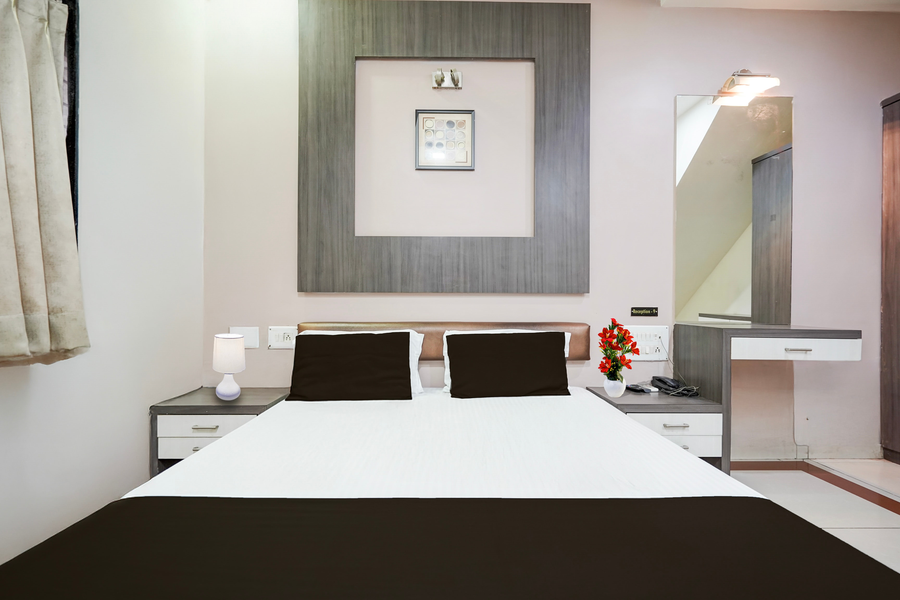 super collection o sachivalaya metro station gandhinagar formerly hotel ghunghat inn