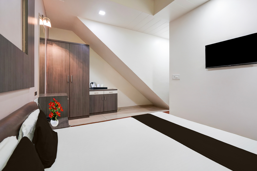 super collection o sachivalaya metro station gandhinagar formerly hotel ghunghat inn