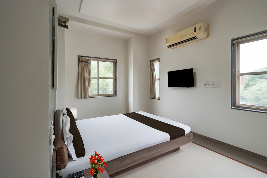 super collection o sachivalaya metro station gandhinagar formerly hotel ghunghat inn