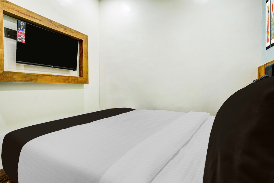 super hotel o santacruz railway junction formerly kharsubway