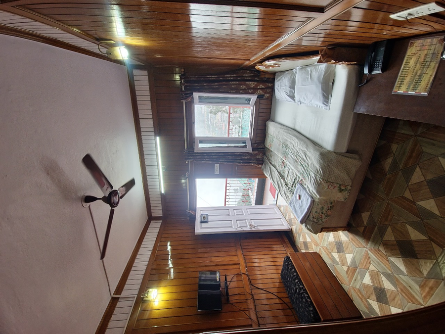 anurra by casa de bello