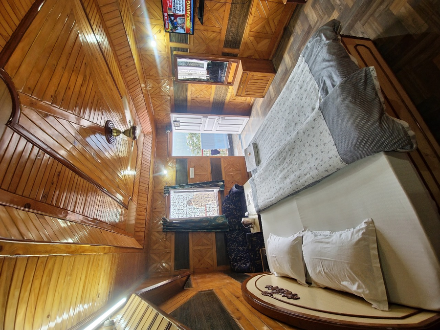 anurra by casa de bello