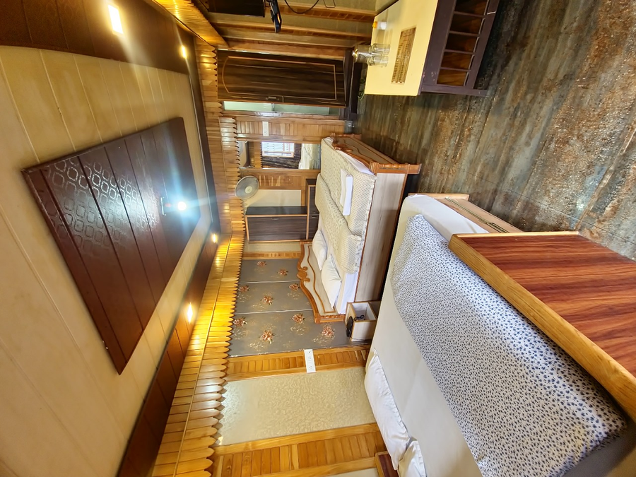 anurra by casa de bello