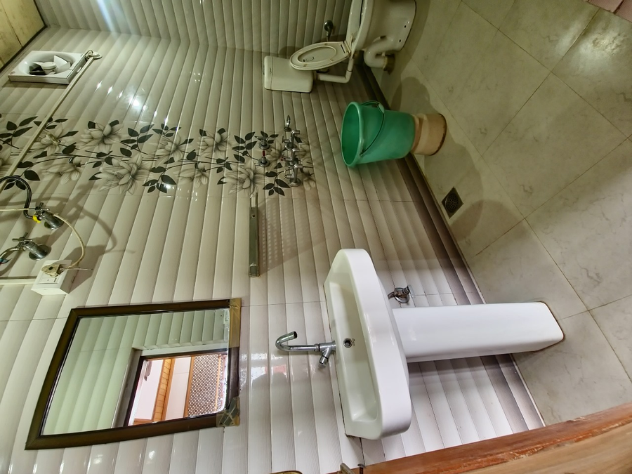 anurra by casa de bello