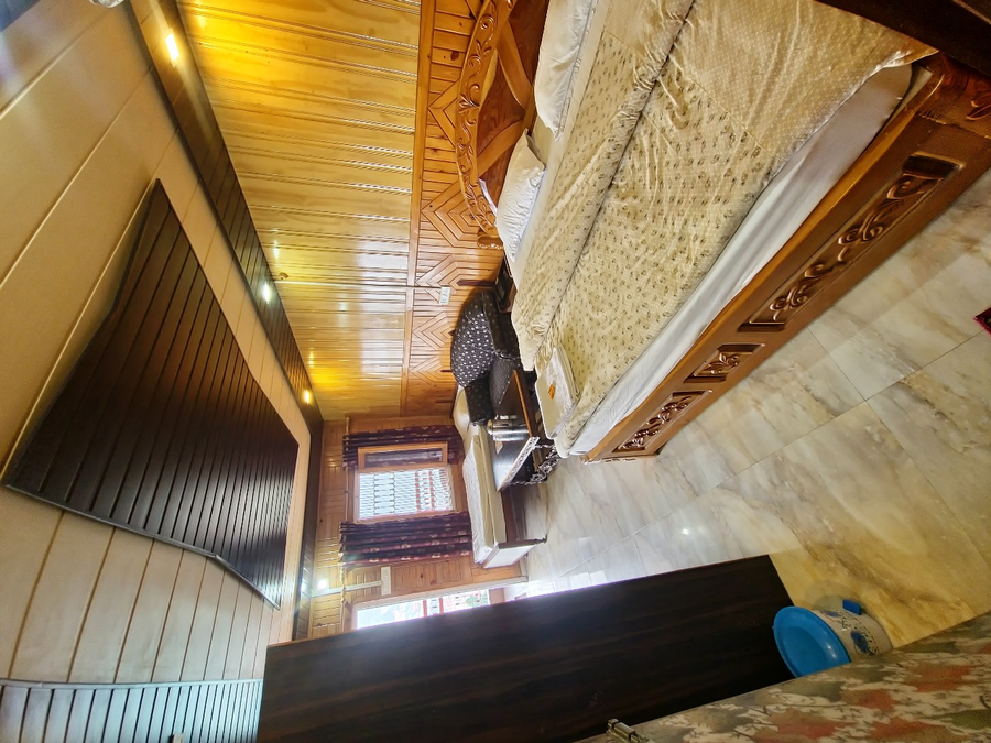 anurra by casa de bello