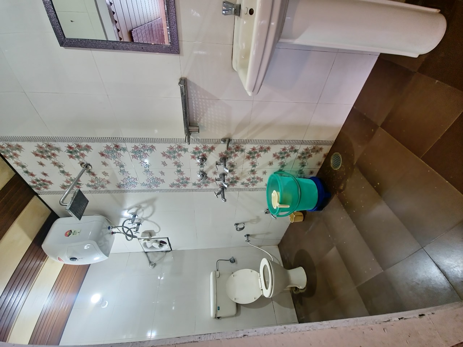 anurra by casa de bello