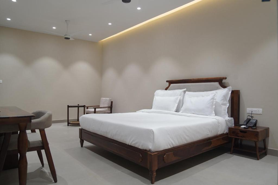 kmr hotels and resorts