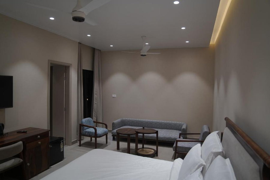 kmr hotels and resorts