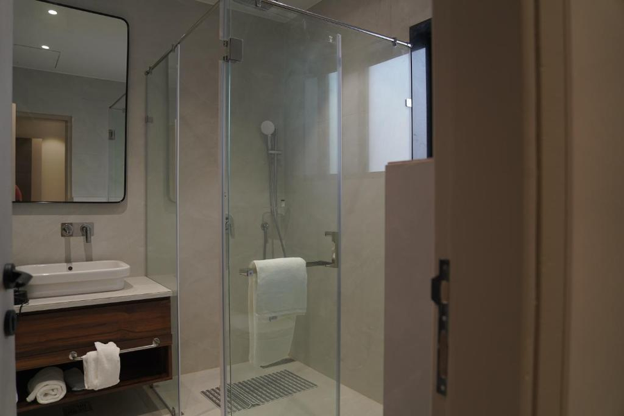 kmr hotels and resorts