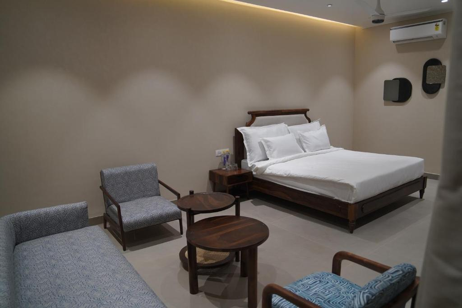 kmr hotels and resorts