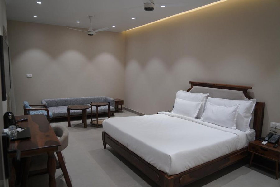 kmr hotels and resorts