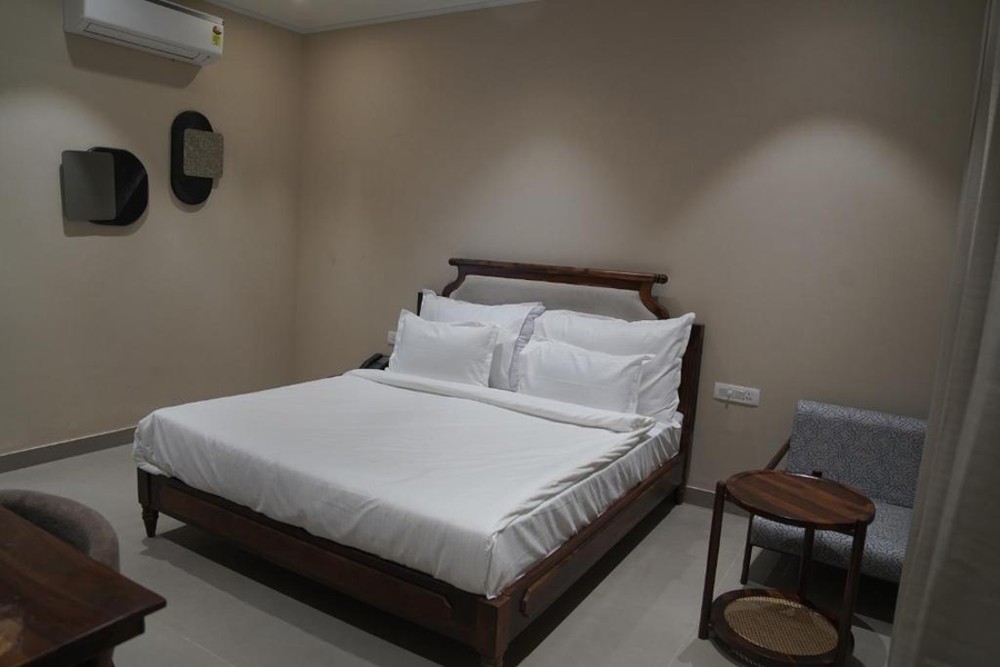 kmr hotels and resorts