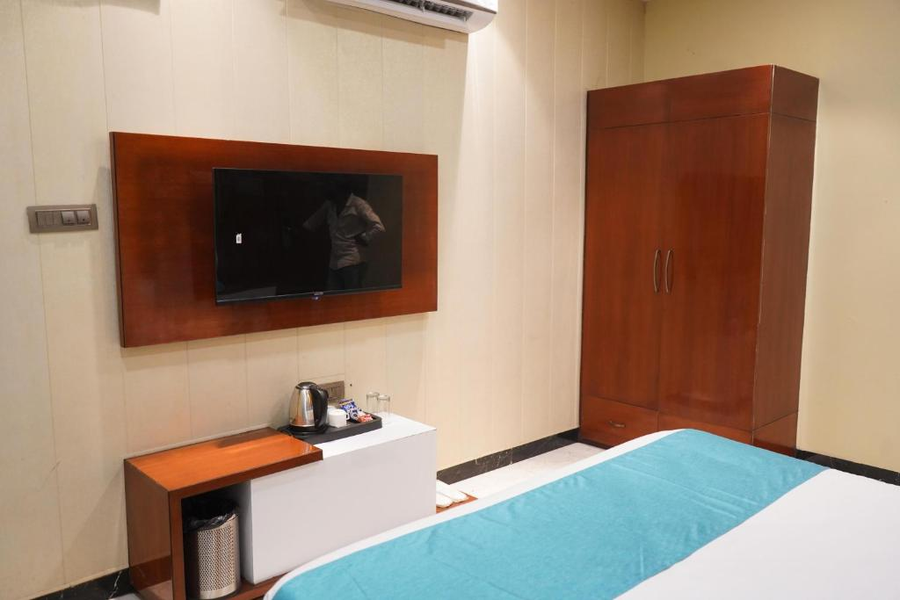 hotel chambal palace