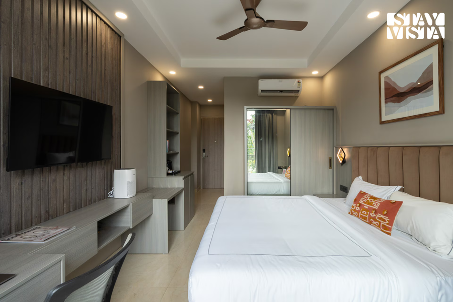 stayvista residences near cyber city hub with gym and air purifier