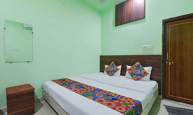 via shree krishna guest house